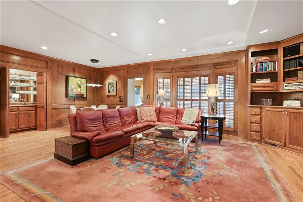 265 Cameron Ridge Drive, Sandy Springs, Georgia 30328, 5 Bedrooms Bedrooms, ,3 BathroomsBathrooms,Residential,Sold,265 Cameron Ridge Drive,6847280