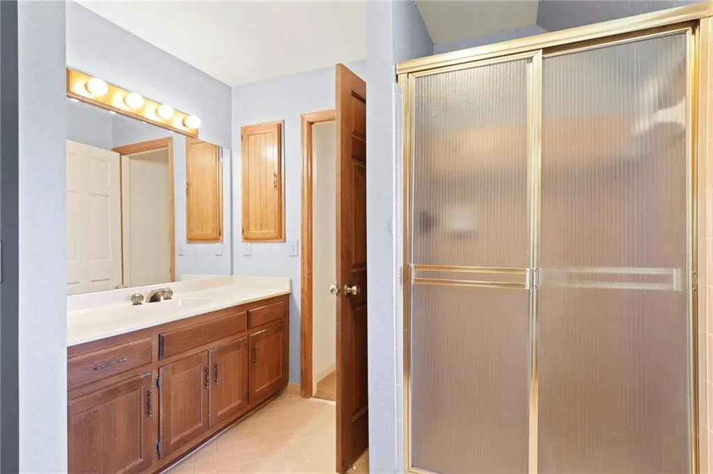 265 Cameron Ridge Drive, Sandy Springs, Georgia 30328, 5 Bedrooms Bedrooms, ,3 BathroomsBathrooms,Residential,Sold,265 Cameron Ridge Drive,6847280