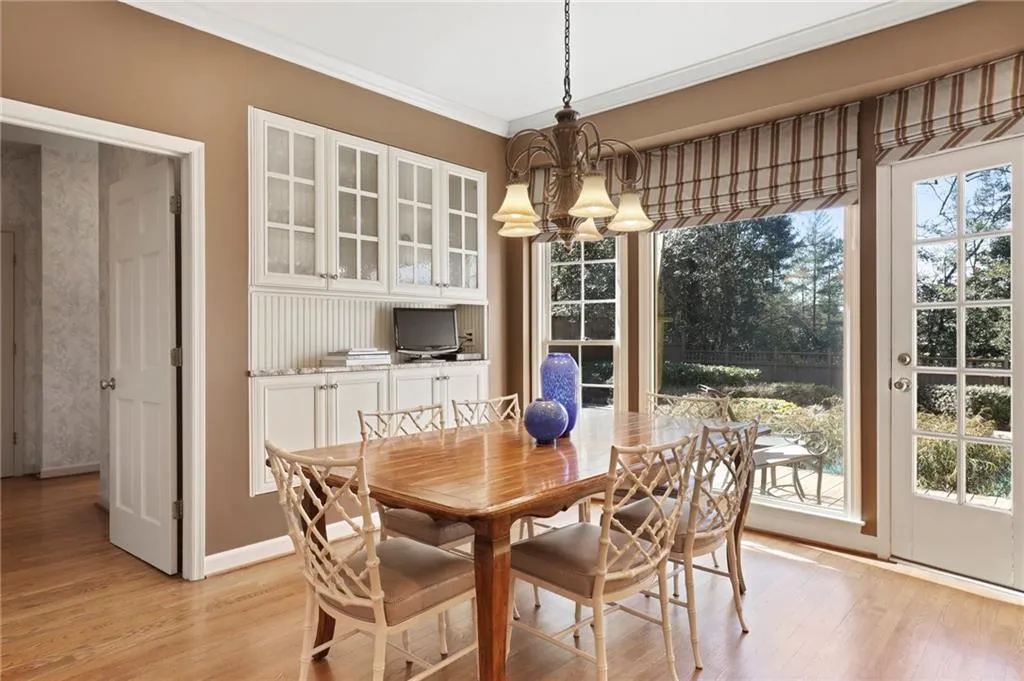 265 Cameron Ridge Drive, Sandy Springs, Georgia 30328, 5 Bedrooms Bedrooms, ,3 BathroomsBathrooms,Residential,Sold,265 Cameron Ridge Drive,6847280