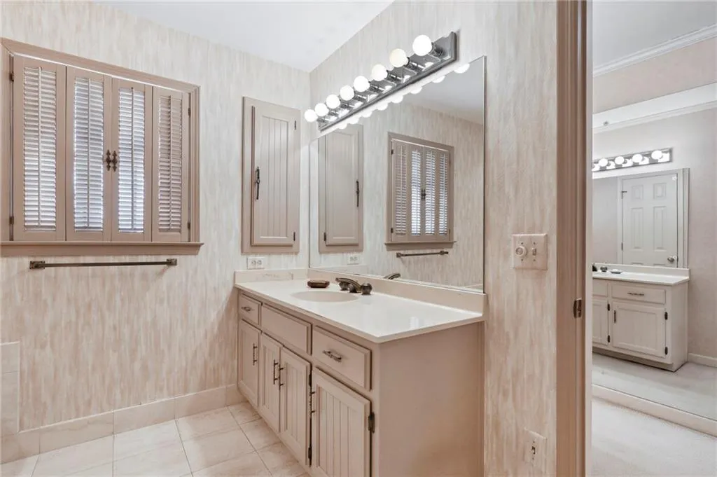 265 Cameron Ridge Drive, Sandy Springs, Georgia 30328, 5 Bedrooms Bedrooms, ,3 BathroomsBathrooms,Residential,Sold,265 Cameron Ridge Drive,6847280