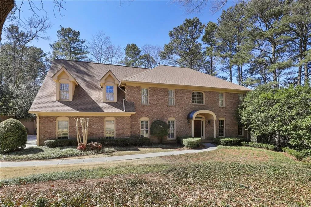 265 Cameron Ridge Drive, Sandy Springs, Georgia 30328, 5 Bedrooms Bedrooms, ,3 BathroomsBathrooms,Residential,Sold,265 Cameron Ridge Drive,6847280