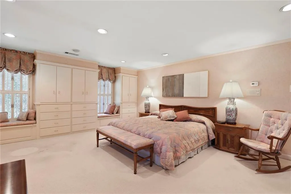 265 Cameron Ridge Drive, Sandy Springs, Georgia 30328, 5 Bedrooms Bedrooms, ,3 BathroomsBathrooms,Residential,Sold,265 Cameron Ridge Drive,6847280