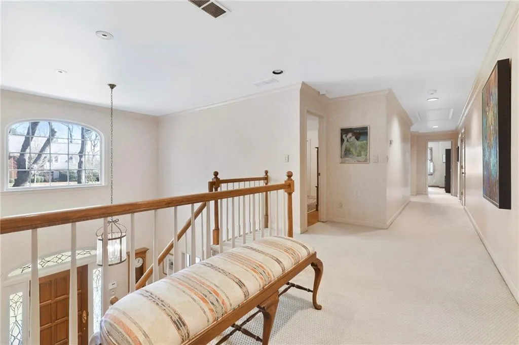 265 Cameron Ridge Drive, Sandy Springs, Georgia 30328, 5 Bedrooms Bedrooms, ,3 BathroomsBathrooms,Residential,Sold,265 Cameron Ridge Drive,6847280