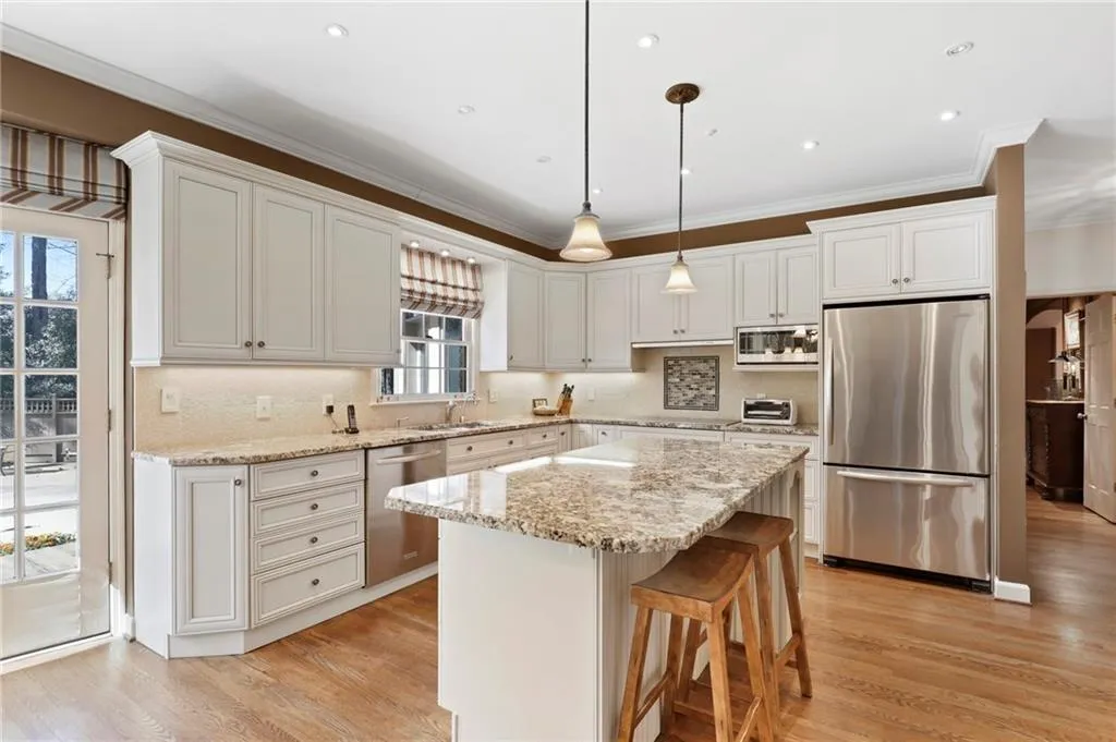 265 Cameron Ridge Drive, Sandy Springs, Georgia 30328, 5 Bedrooms Bedrooms, ,3 BathroomsBathrooms,Residential,Sold,265 Cameron Ridge Drive,6847280