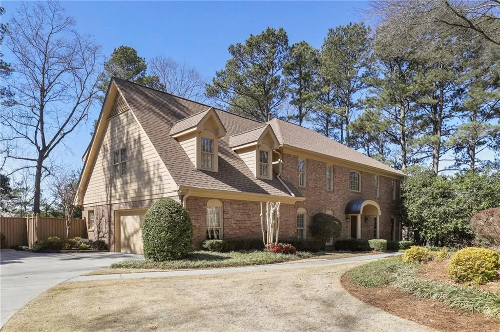 265 Cameron Ridge Drive, Sandy Springs, Georgia 30328, 5 Bedrooms Bedrooms, ,3 BathroomsBathrooms,Residential,Sold,265 Cameron Ridge Drive,6847280