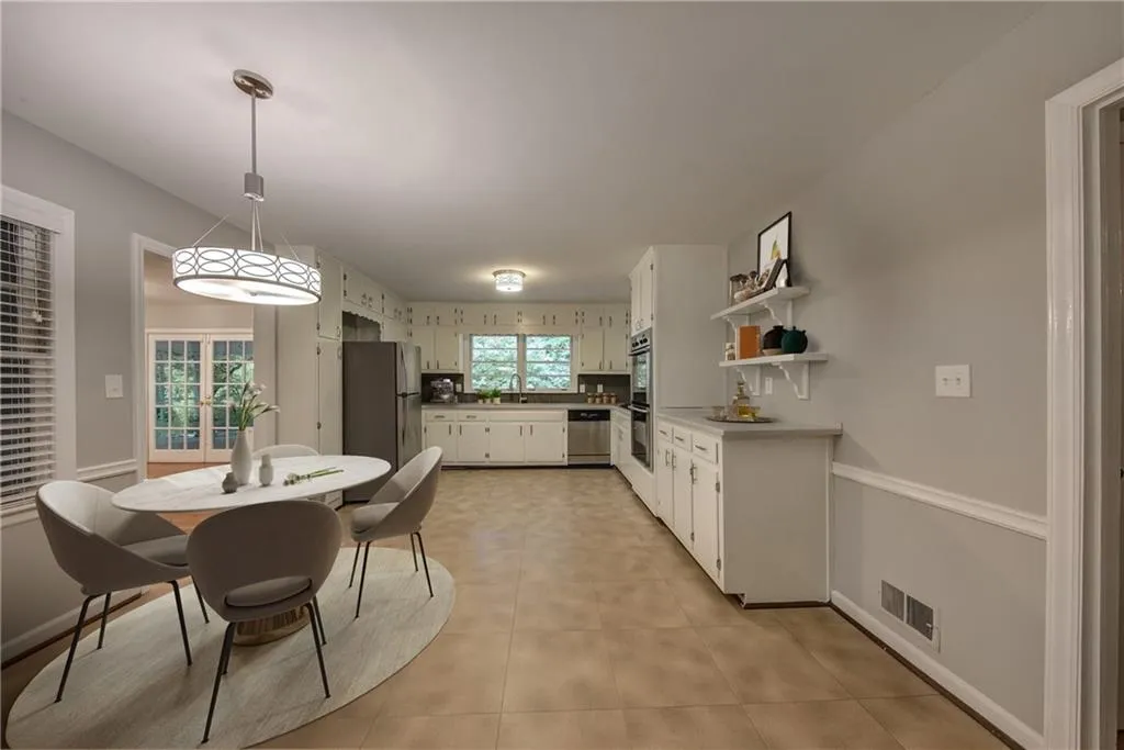 110 Wyndham Drive, Atlanta, Georgia 30328, 3 Bedrooms Bedrooms, ,2 BathroomsBathrooms,Residential,Sold,110 Wyndham Drive,7163763