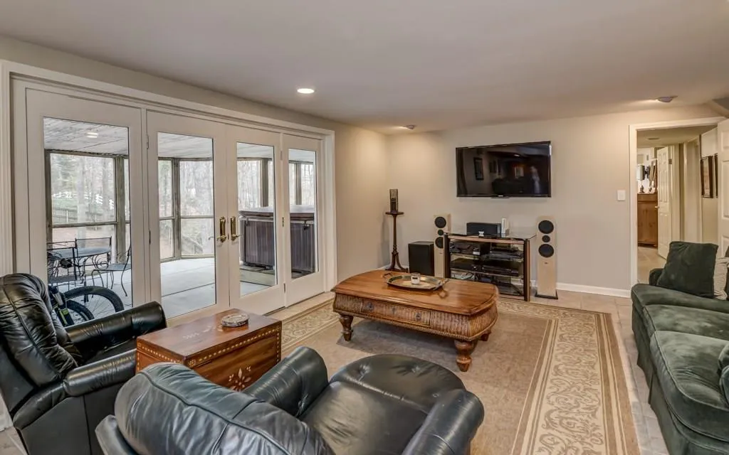 5188 Long Island Drive Nw, Sandy Springs, Georgia 30327, 4 Bedrooms Bedrooms, ,3 BathroomsBathrooms,Residential,Sold,5188 Long Island Drive Nw,5812598