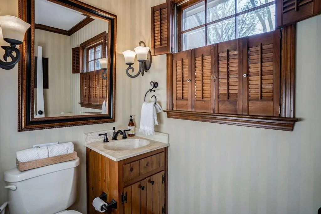 7135 Hunters Branch Drive, Sandy Springs, Georgia 30328, 5 Bedrooms Bedrooms, ,3 BathroomsBathrooms,Residential,Sold,7135 Hunters Branch Drive,6524636