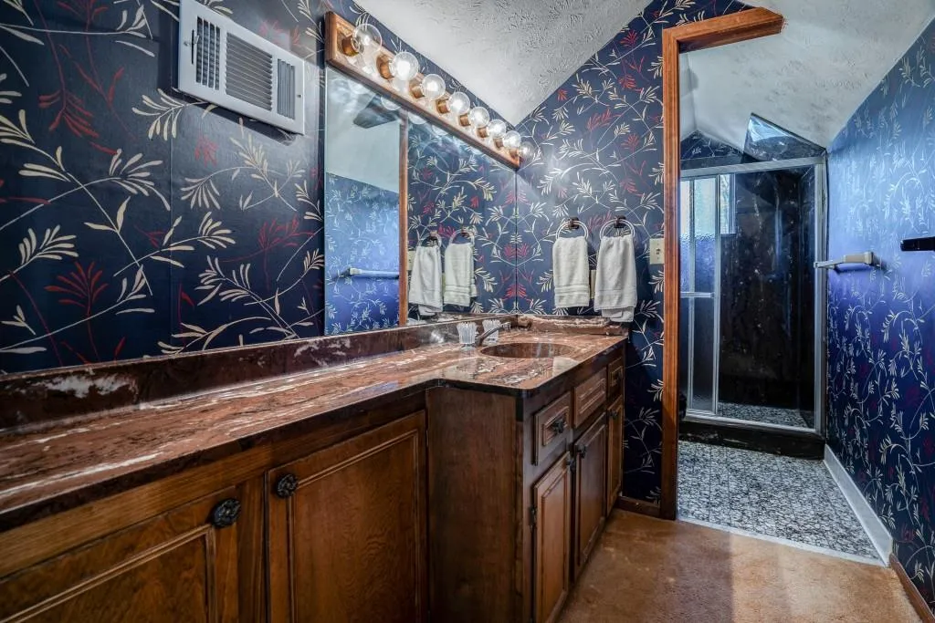 7135 Hunters Branch Drive, Sandy Springs, Georgia 30328, 5 Bedrooms Bedrooms, ,3 BathroomsBathrooms,Residential,Sold,7135 Hunters Branch Drive,6524636