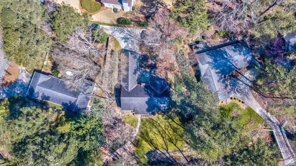 7135 Hunters Branch Drive, Sandy Springs, Georgia 30328, 5 Bedrooms Bedrooms, ,3 BathroomsBathrooms,Residential,Sold,7135 Hunters Branch Drive,6524636