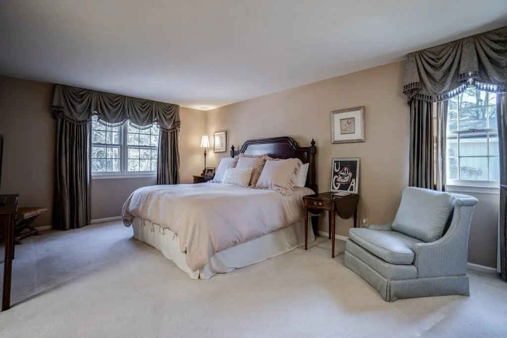 7135 Hunters Branch Drive, Sandy Springs, Georgia 30328, 5 Bedrooms Bedrooms, ,3 BathroomsBathrooms,Residential,Sold,7135 Hunters Branch Drive,6524636