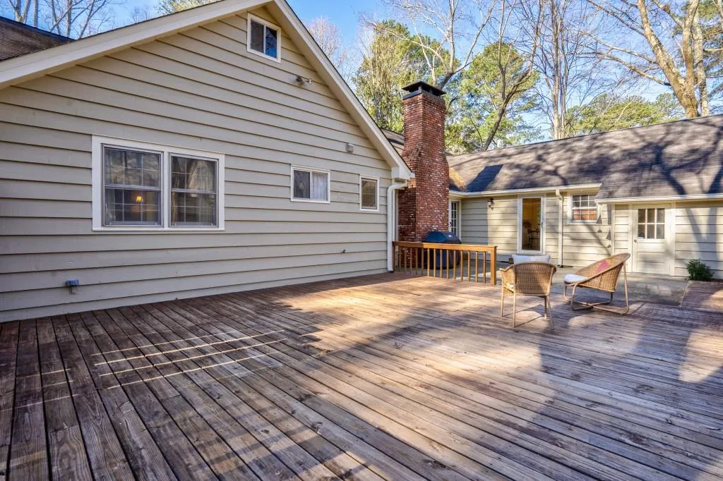 7135 Hunters Branch Drive, Sandy Springs, Georgia 30328, 5 Bedrooms Bedrooms, ,3 BathroomsBathrooms,Residential,Sold,7135 Hunters Branch Drive,6524636
