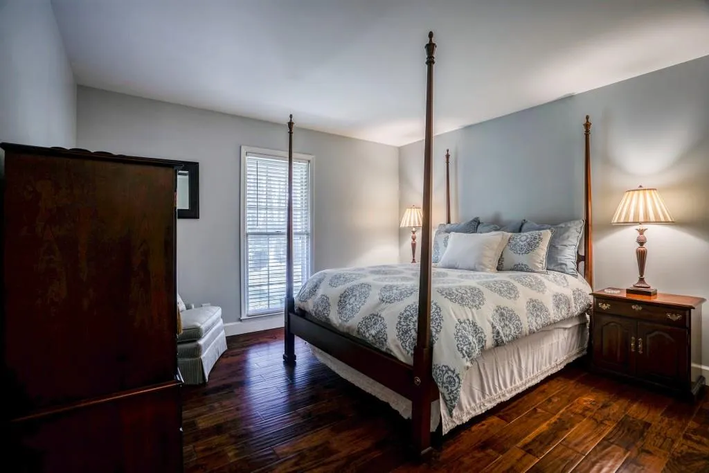 7135 Hunters Branch Drive, Sandy Springs, Georgia 30328, 5 Bedrooms Bedrooms, ,3 BathroomsBathrooms,Residential,Sold,7135 Hunters Branch Drive,6524636