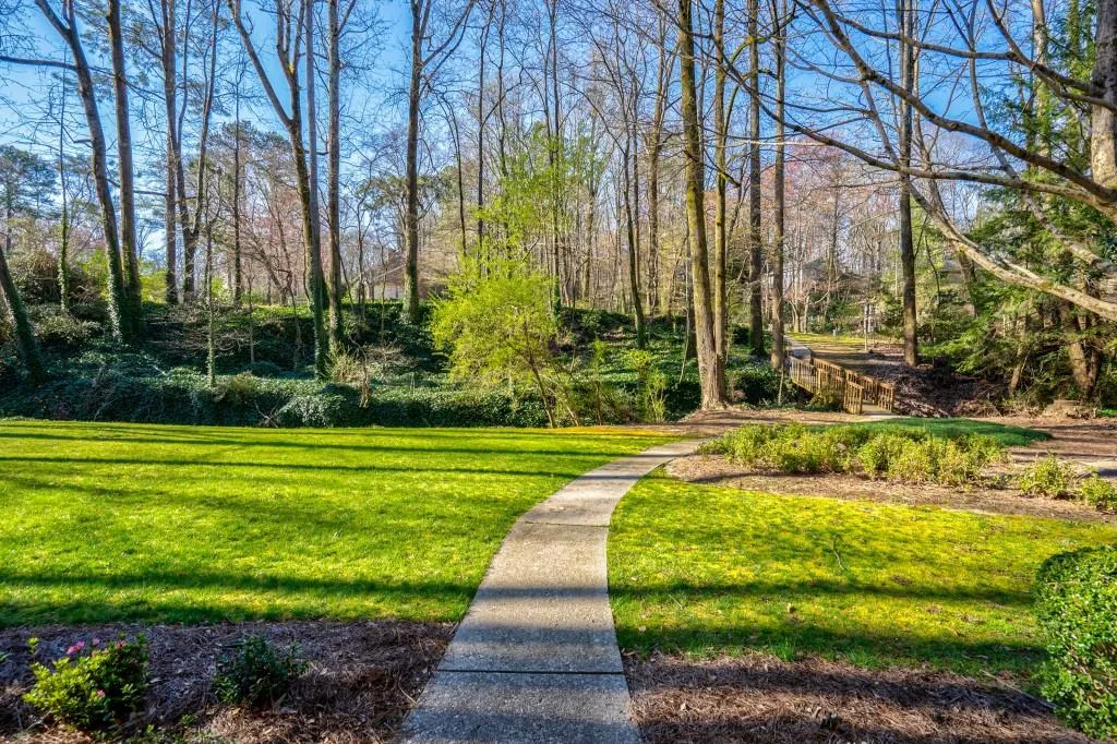 7135 Hunters Branch Drive, Sandy Springs, Georgia 30328, 5 Bedrooms Bedrooms, ,3 BathroomsBathrooms,Residential,Sold,7135 Hunters Branch Drive,6524636