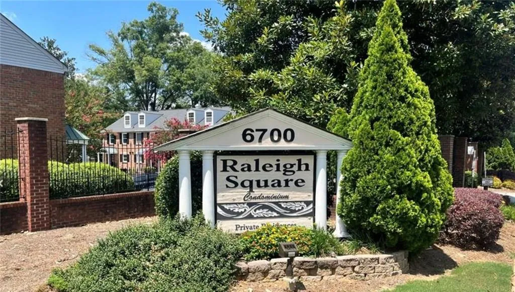 6700 Roswell Road Unit 19e, Atlanta, Georgia 30328, 2 Bedrooms Bedrooms, ,1 BathroomBathrooms,Residential,Sold,6700 Roswell Road Unit 19e,7279072