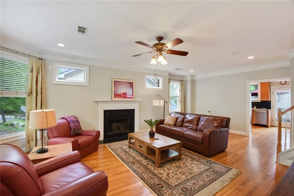 1172 Warfield Street Nw, Atlanta, Georgia 30318, 3 Bedrooms Bedrooms, ,2 BathroomsBathrooms,Residential,Sold,1172 Warfield Street Nw,6543339