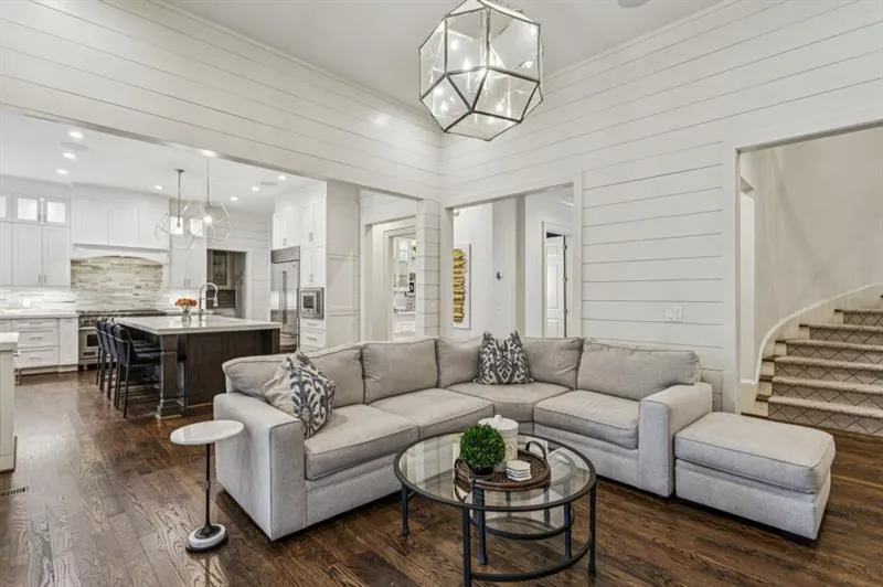 305 Forrest Lake Drive, Sandy Springs, Georgia 30327, 6 Bedrooms Bedrooms, ,7 BathroomsBathrooms,Residential,For Sale,305 Forrest Lake Drive,7760154