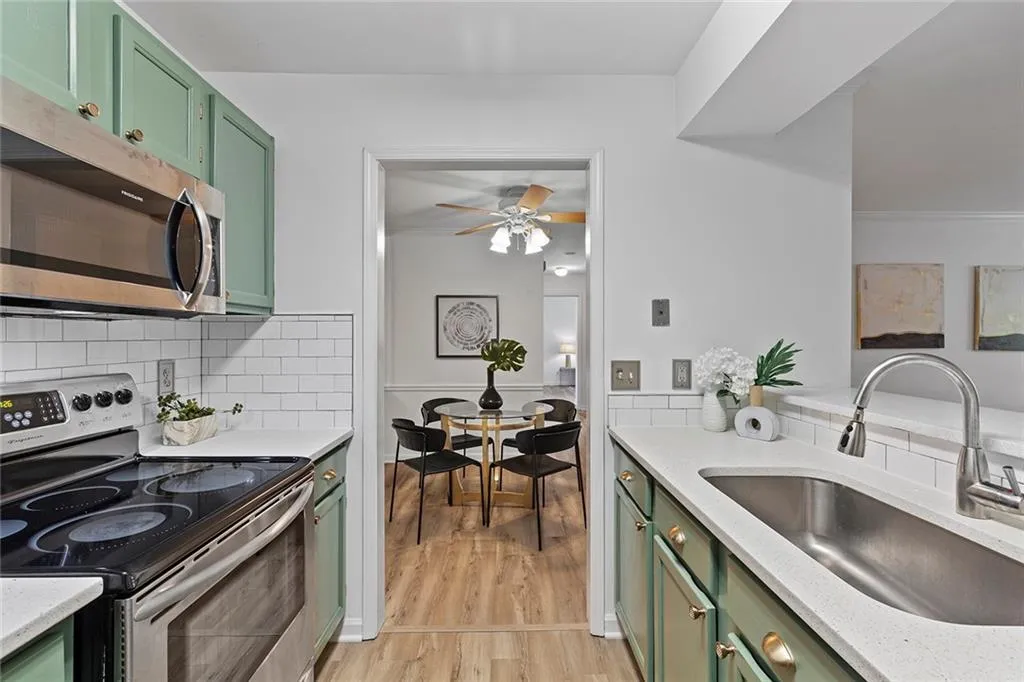 510 Barrington Hills Drive, Sandy Springs, Georgia 30350, 2 Bedrooms Bedrooms, ,2 BathroomsBathrooms,Residential,Sold,510 Barrington Hills Drive,7211067