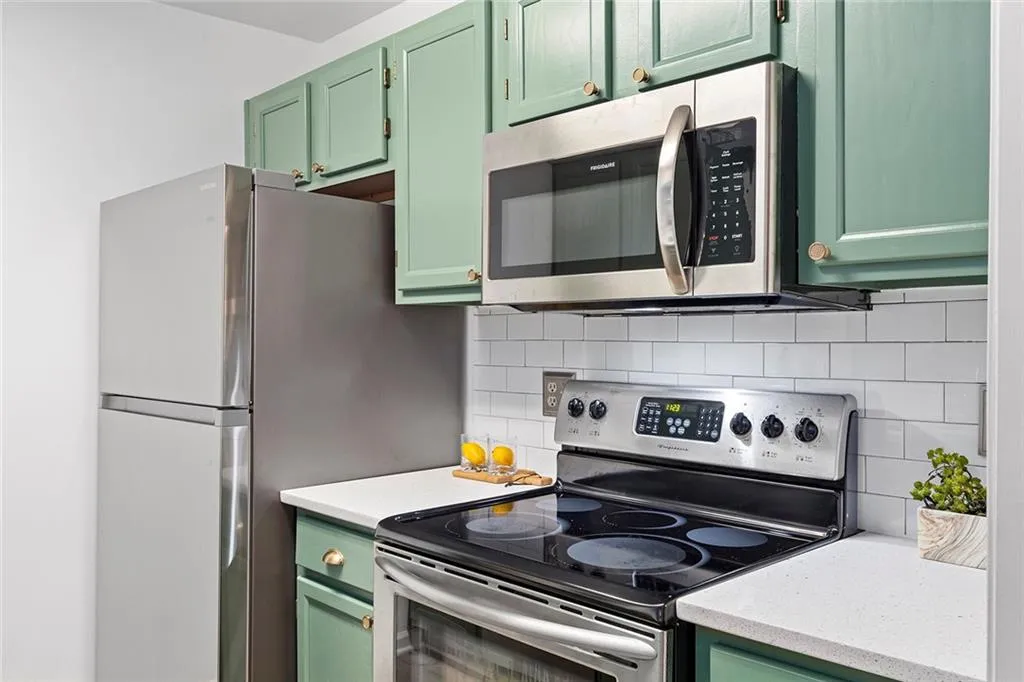 510 Barrington Hills Drive, Sandy Springs, Georgia 30350, 2 Bedrooms Bedrooms, ,2 BathroomsBathrooms,Residential,Sold,510 Barrington Hills Drive,7211067