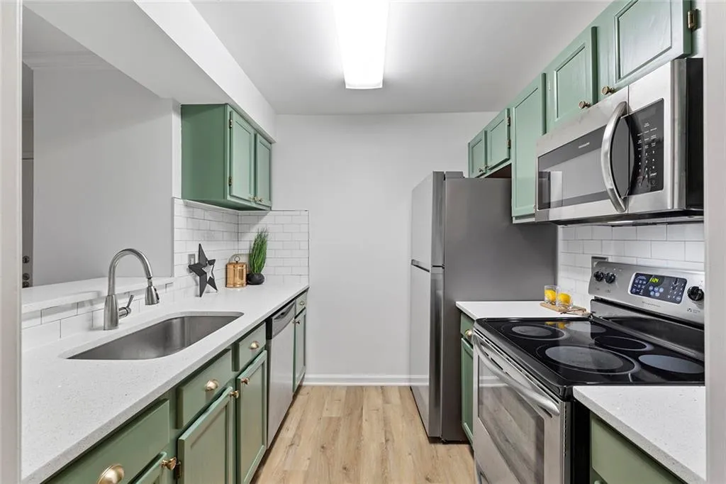 510 Barrington Hills Drive, Sandy Springs, Georgia 30350, 2 Bedrooms Bedrooms, ,2 BathroomsBathrooms,Residential,Sold,510 Barrington Hills Drive,7211067