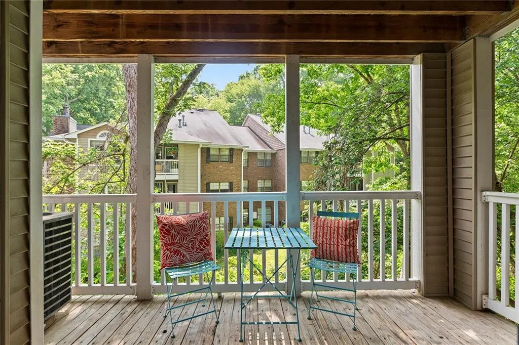 510 Barrington Hills Drive, Sandy Springs, Georgia 30350, 2 Bedrooms Bedrooms, ,2 BathroomsBathrooms,Residential,Sold,510 Barrington Hills Drive,7211067