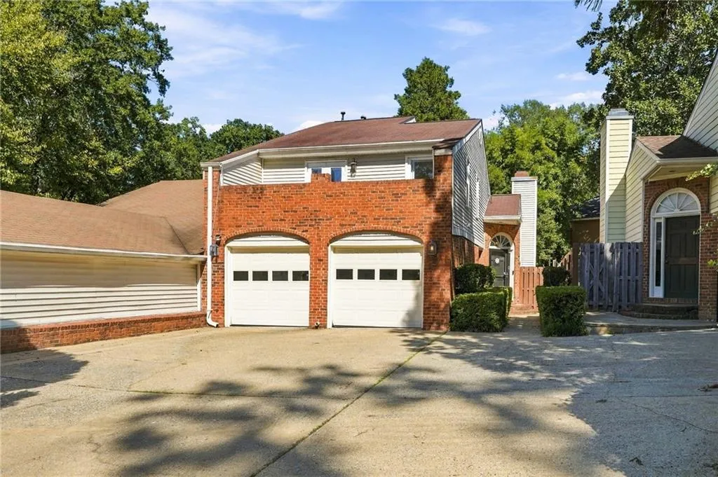 1831 Rockridge Place Ne, Atlanta, Georgia 30324, 2 Bedrooms Bedrooms, 0 ,2 BathroomsBathrooms,Residential,For Sale,1831 Rockridge Place Ne,7845892