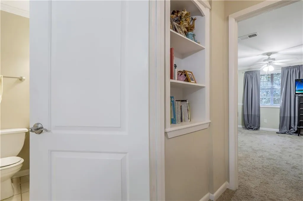 6900 Roswell Road Unit L10, Atlanta, Georgia 30328, 2 Bedrooms Bedrooms, ,2 BathroomsBathrooms,Residential,Sold,6900 Roswell Road Unit L10,6955803