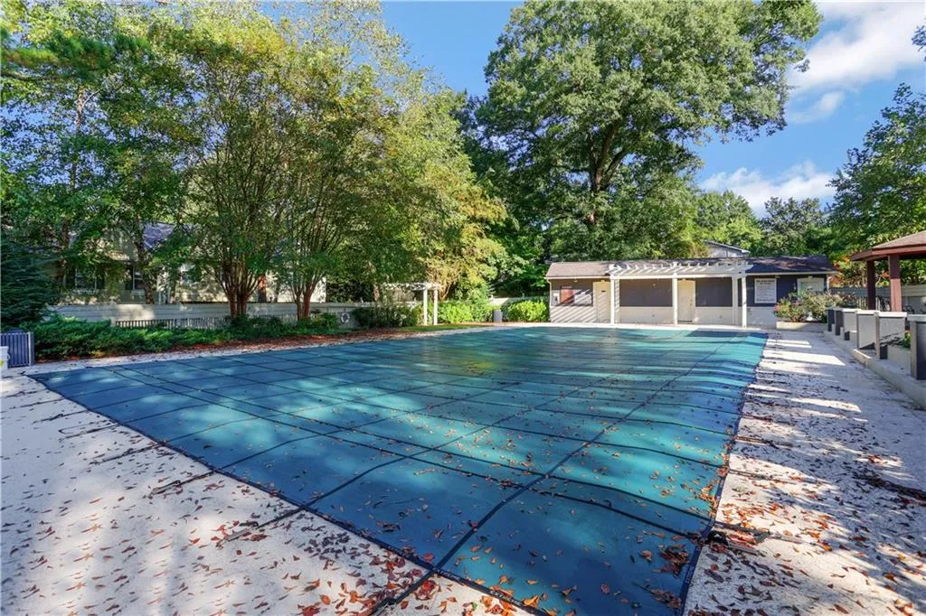 6900 Roswell Road Unit L10, Atlanta, Georgia 30328, 2 Bedrooms Bedrooms, ,2 BathroomsBathrooms,Residential,Sold,6900 Roswell Road Unit L10,6955803