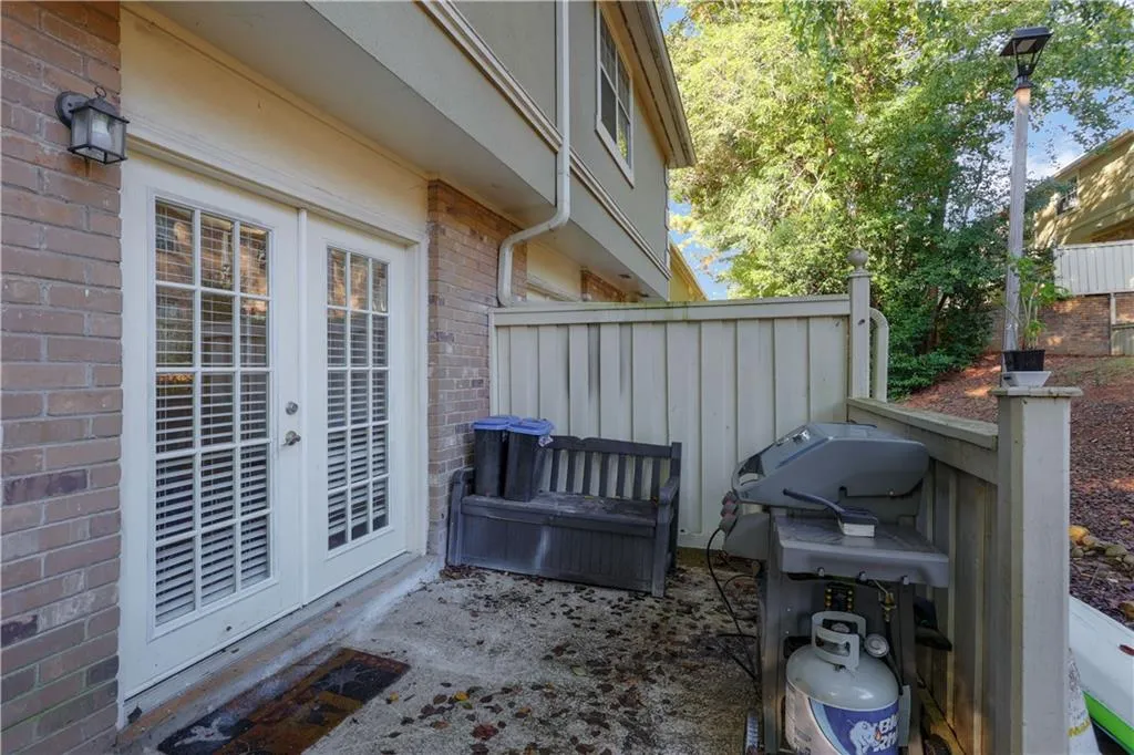 6900 Roswell Road Unit L10, Atlanta, Georgia 30328, 2 Bedrooms Bedrooms, ,2 BathroomsBathrooms,Residential,Sold,6900 Roswell Road Unit L10,6955803