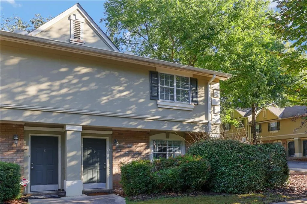 6900 Roswell Road Unit L10, Atlanta, Georgia 30328, 2 Bedrooms Bedrooms, ,2 BathroomsBathrooms,Residential,Sold,6900 Roswell Road Unit L10,6955803