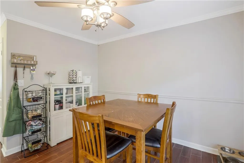 6900 Roswell Road Unit L10, Atlanta, Georgia 30328, 2 Bedrooms Bedrooms, ,2 BathroomsBathrooms,Residential,Sold,6900 Roswell Road Unit L10,6955803