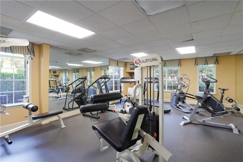 6900 Roswell Road Unit L10, Atlanta, Georgia 30328, 2 Bedrooms Bedrooms, ,2 BathroomsBathrooms,Residential,Sold,6900 Roswell Road Unit L10,6955803