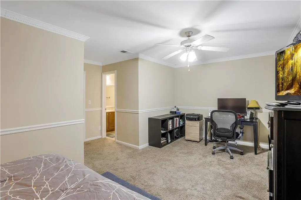 6900 Roswell Road Unit L10, Atlanta, Georgia 30328, 2 Bedrooms Bedrooms, ,2 BathroomsBathrooms,Residential,Sold,6900 Roswell Road Unit L10,6955803