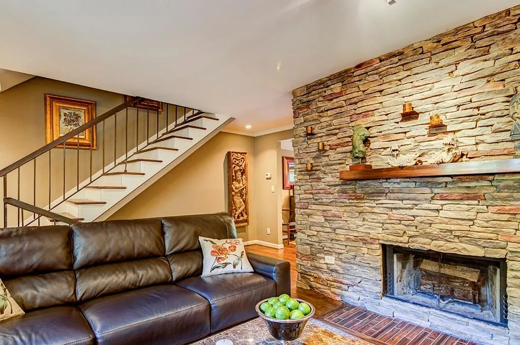 79 La Rue Place Unit -, Atlanta, Georgia 30327, 3 Bedrooms Bedrooms, ,3 BathroomsBathrooms,Residential,Sold,79 La Rue Place Unit -,5887279