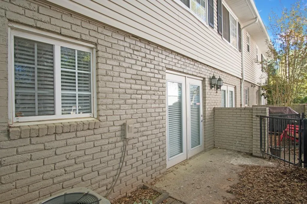 6940 Roswell Road Unit 25c, Sandy Springs, Georgia 30328, 2 Bedrooms Bedrooms, ,1 BathroomBathrooms,Residential,Sold,6940 Roswell Road Unit 25c,6535299
