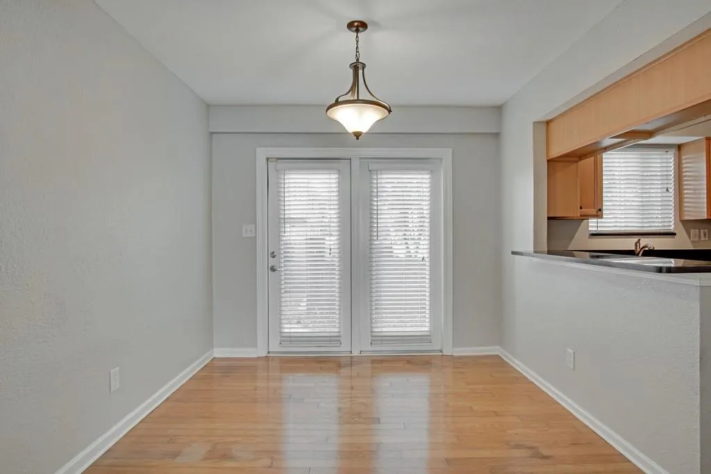 6940 Roswell Road Unit 25c, Sandy Springs, Georgia 30328, 2 Bedrooms Bedrooms, ,1 BathroomBathrooms,Residential,Sold,6940 Roswell Road Unit 25c,6535299