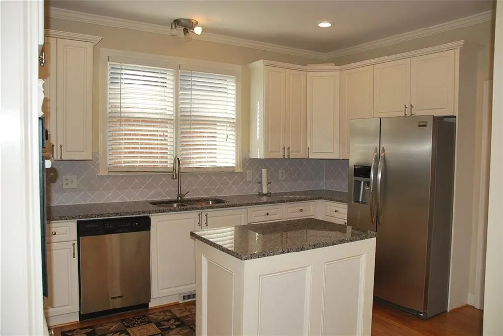 1103 Fairway Gardens, Brookhaven, Georgia 30319, 4 Bedrooms Bedrooms, ,4 BathroomsBathrooms,Residential,Sold,1103 Fairway Gardens,5807584