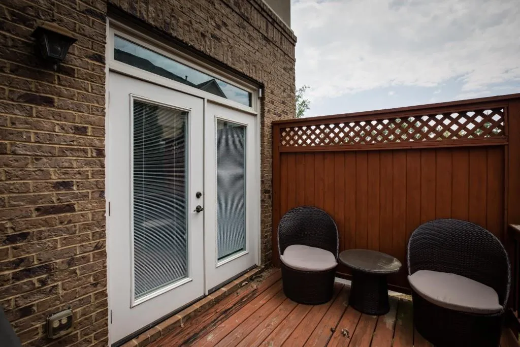 943 Delaronde Court, Atlanta, Georgia 30328, 4 Bedrooms Bedrooms, ,3 BathroomsBathrooms,Residential,Sold,943 Delaronde Court,5839373 943 Delaronde Court, Atlanta, Georgia 30328, 4 Bedrooms Bedrooms, ,3 BathroomsBathrooms,Residential,Sold,943 Delaronde Court,5839373