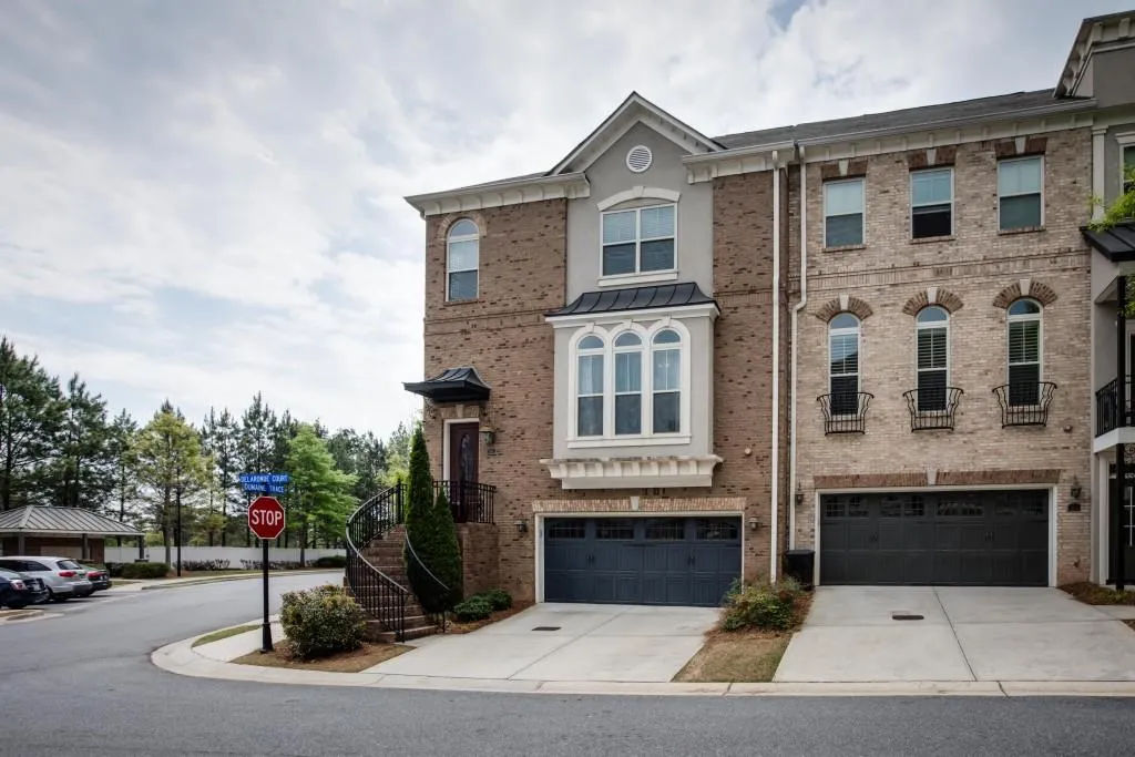 943 Delaronde Court, Atlanta, Georgia 30328, 4 Bedrooms Bedrooms, ,3 BathroomsBathrooms,Residential,Sold,943 Delaronde Court,5839373 943 Delaronde Court, Atlanta, Georgia 30328, 4 Bedrooms Bedrooms, ,3 BathroomsBathrooms,Residential,Sold,943 Delaronde Court,5839373