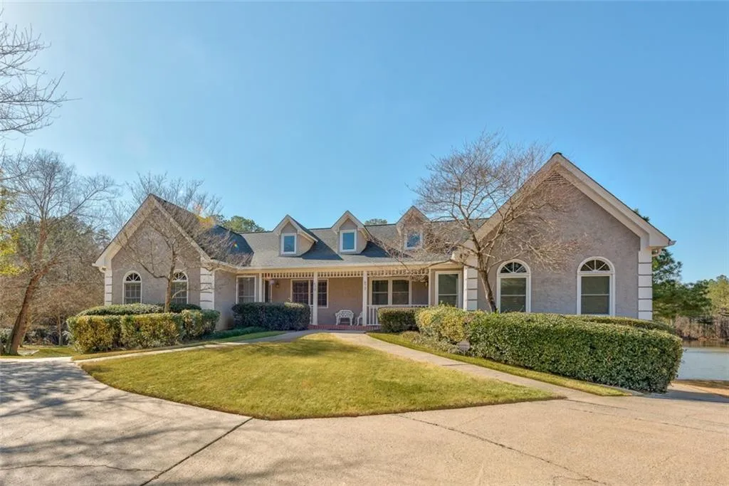 670 Corbin Lake Court Unit 0, Atlanta, Georgia 30350, 3 Bedrooms Bedrooms, ,3 BathroomsBathrooms,Residential,Sold,670 Corbin Lake Court Unit 0,5654017