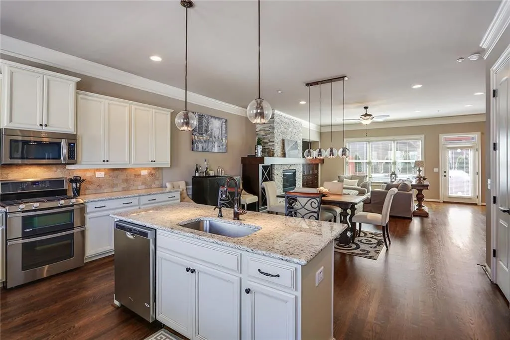 963 Thibideau Court Unit 963, Sandy Springs, Georgia 30328, 4 Bedrooms Bedrooms, ,3 BathroomsBathrooms,Residential,Sold,963 Thibideau Court Unit 963,5826395