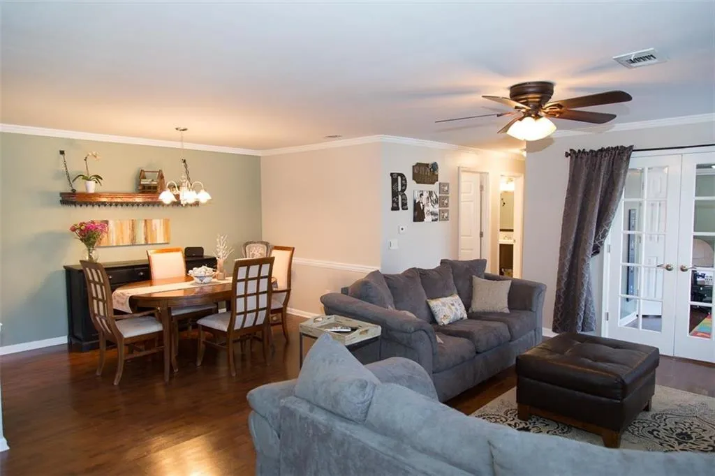 807 Camden Court, Sandy Springs, Georgia 30327, 2 Bedrooms Bedrooms, ,2 BathroomsBathrooms,Residential,Sold,807 Camden Court,5652525