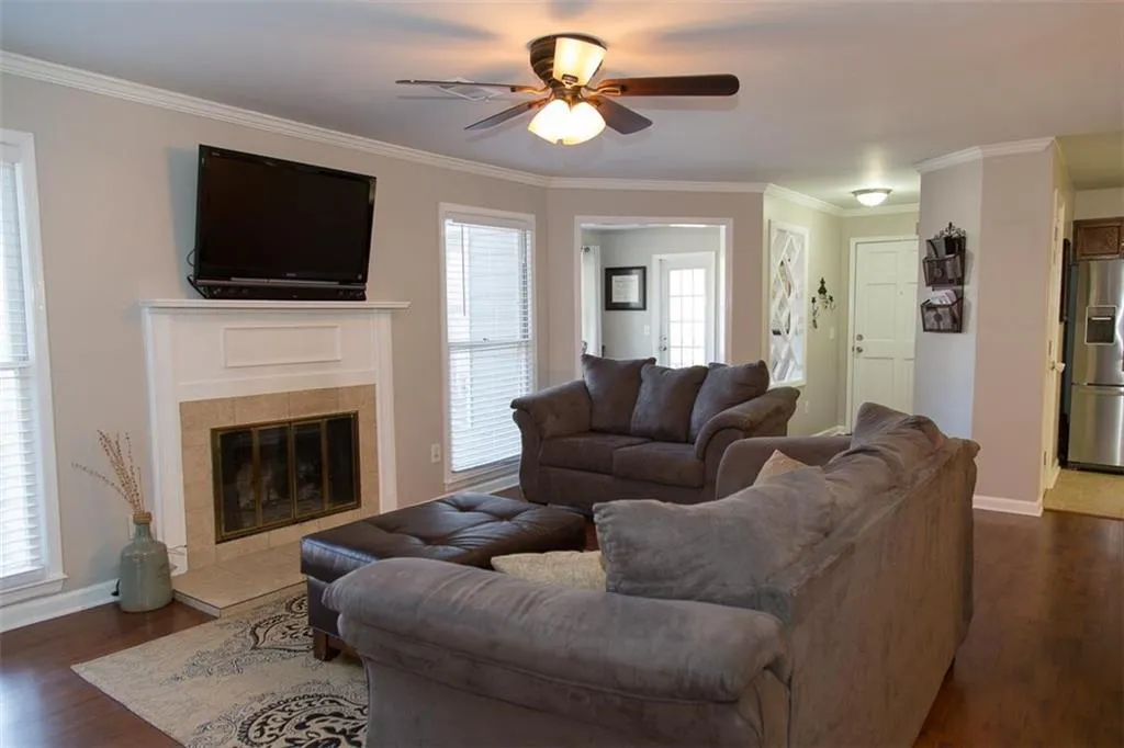 807 Camden Court, Sandy Springs, Georgia 30327, 2 Bedrooms Bedrooms, ,2 BathroomsBathrooms,Residential,Sold,807 Camden Court,5652525