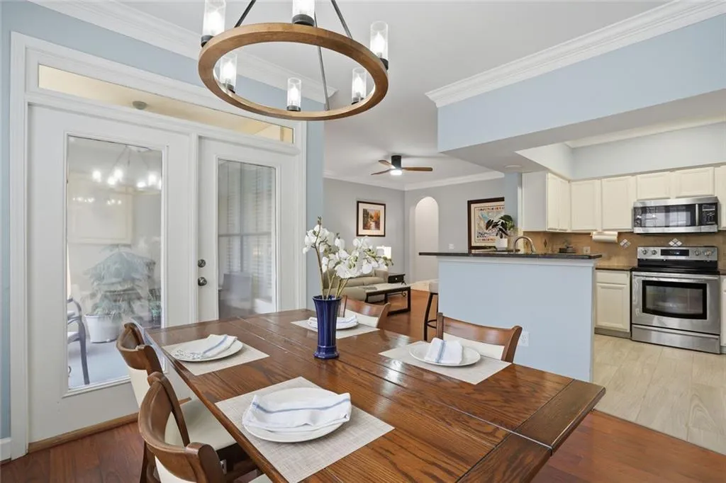 Great Flow For Everyday Living.  Open and Bright!