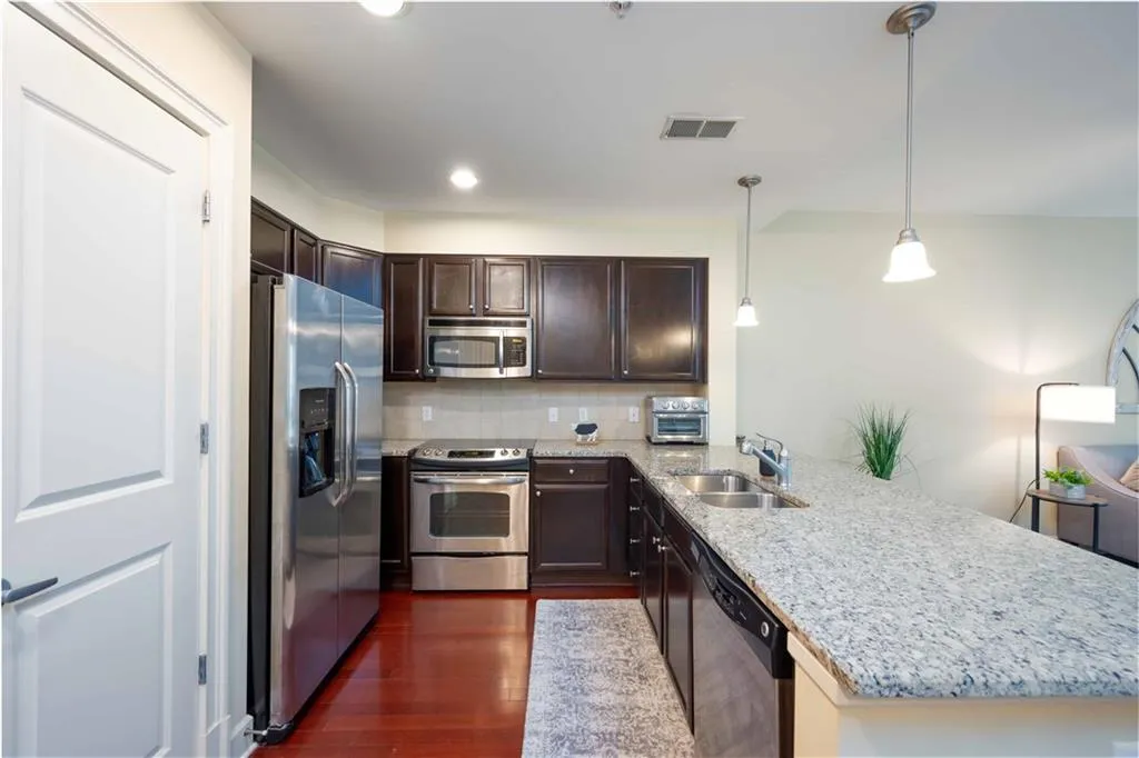 200 River Vista Drive Unit 532, Atlanta, Georgia 30339, 1 Bedroom Bedrooms, ,1 BathroomBathrooms,Residential,Sold,200 River Vista Drive Unit 532,7505446