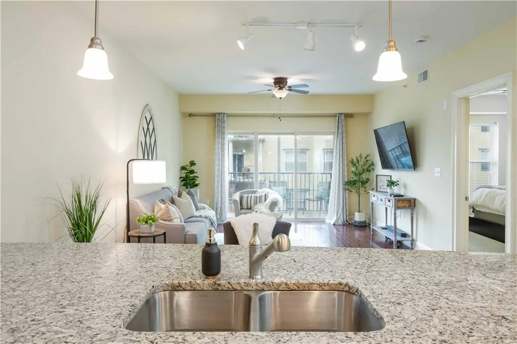 200 River Vista Drive Unit 532, Atlanta, Georgia 30339, 1 Bedroom Bedrooms, ,1 BathroomBathrooms,Residential,Sold,200 River Vista Drive Unit 532,7505446