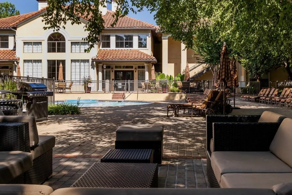 3777 Peachtree Road Ne Unit 1007, Atlanta, Georgia 30319, 2 Bedrooms Bedrooms, ,2 BathroomsBathrooms,Residential,For Sale,3777 Peachtree Road Ne Unit 1007,7625499