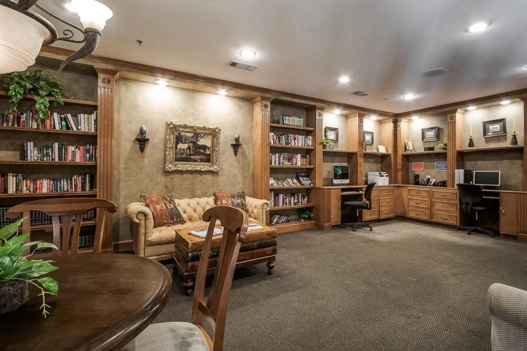 3777 Peachtree Road Ne Unit 1007, Atlanta, Georgia 30319, 2 Bedrooms Bedrooms, ,2 BathroomsBathrooms,Residential,For Sale,3777 Peachtree Road Ne Unit 1007,7625499