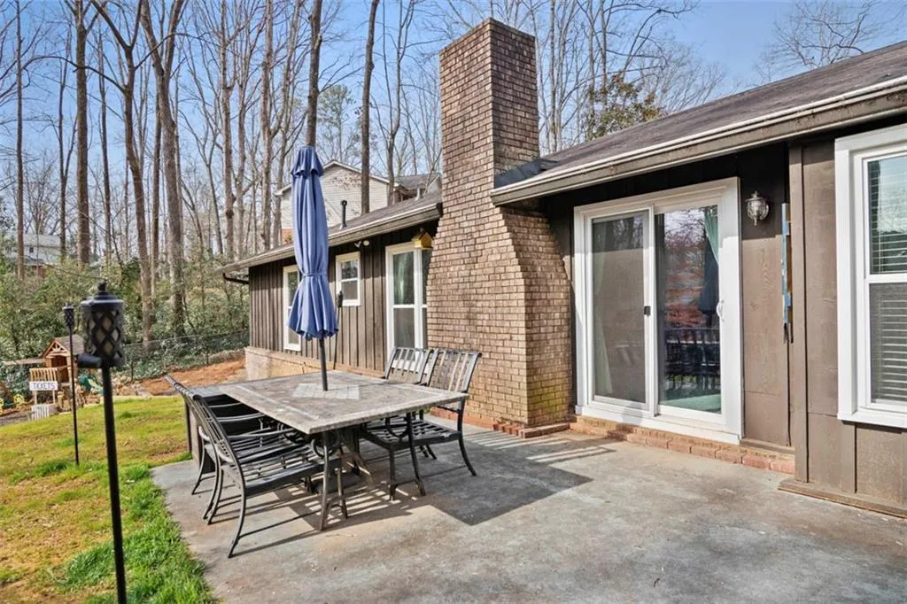 325 Westerhall Court, Atlanta, Georgia 30328, 3 Bedrooms Bedrooms, ,2 BathroomsBathrooms,Residential,Sold,325 Westerhall Court,7005042