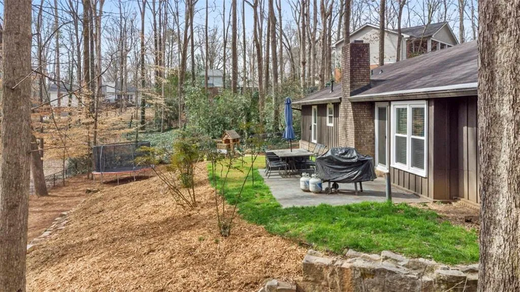 325 Westerhall Court, Atlanta, Georgia 30328, 3 Bedrooms Bedrooms, ,2 BathroomsBathrooms,Residential,Sold,325 Westerhall Court,7005042